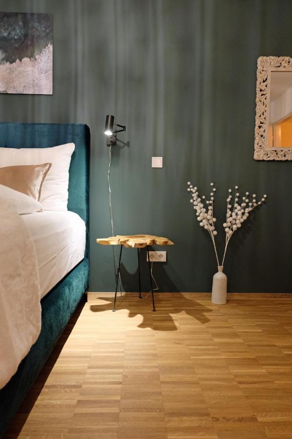 Design Apartment Nr 2 Mit Terrasse Und Parkplatz Straubing Ngoại thất bức ảnh